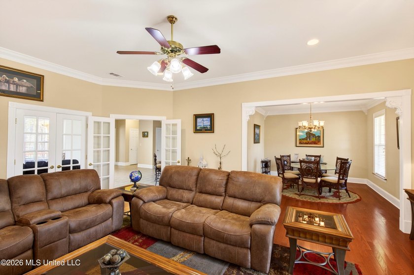 Located in the desirable Robinwood Village neighborhood in - photo 8