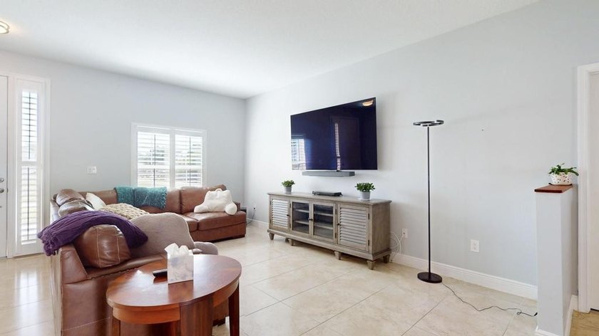 Welcome to this spacious single-story home in Port St. Lucie - photo 8