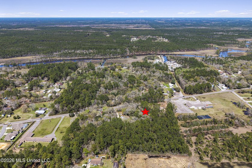 Over 5 acres conveniently located in Ocean Springs! Enjoy easy - photo 4