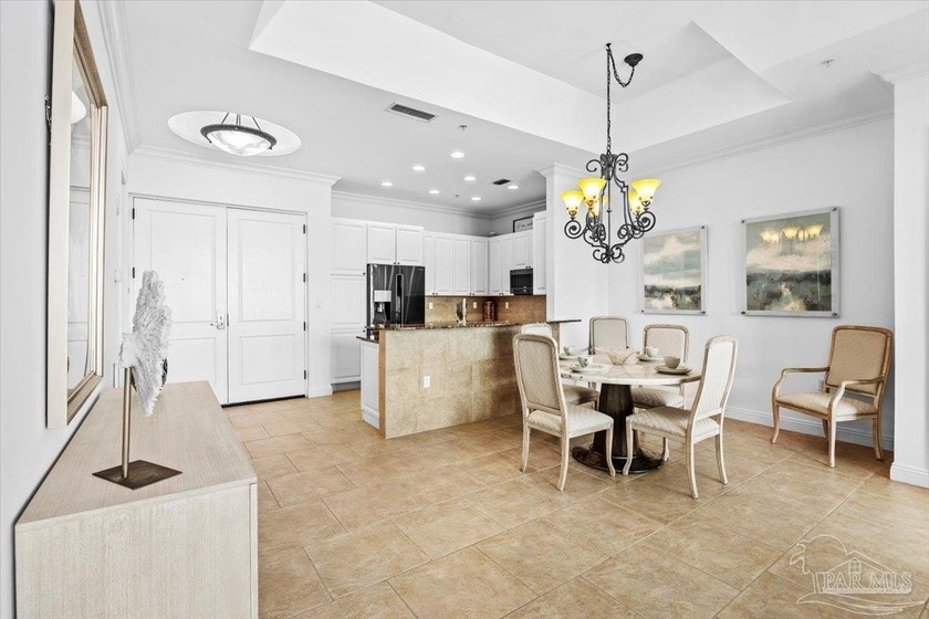 Imagine an EXQUISITE PENTHOUSE whose sweeping vistas stretch - photo 15