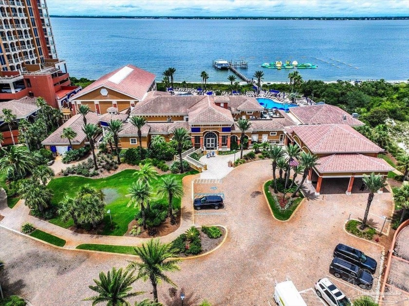 Imagine an EXQUISITE PENTHOUSE whose sweeping vistas stretch - photo 36