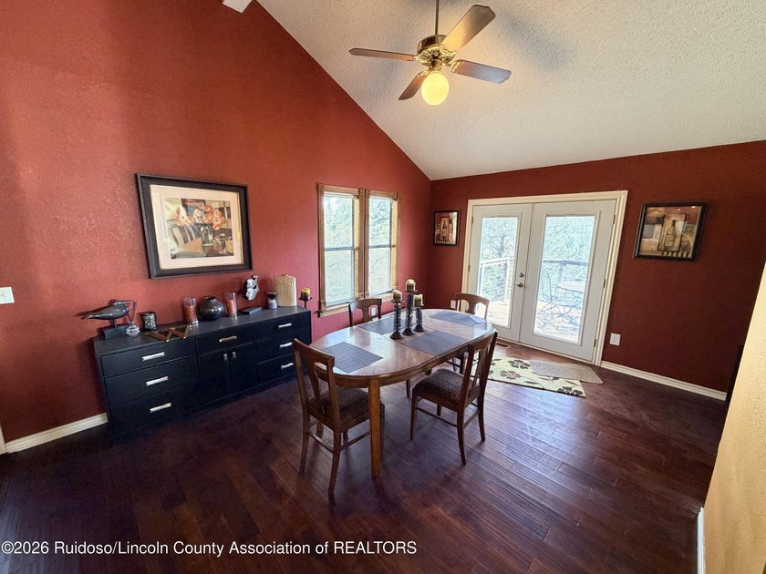 GREAT VIEWS WITH THIS MOUNTAIN STYLE HOME! Escape to this - photo 20