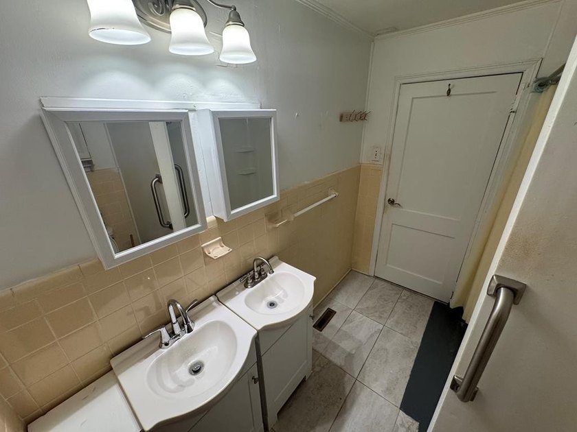 Rare opportunity to own a spacious 6-bedroom, 3-bath home with a - photo 21
