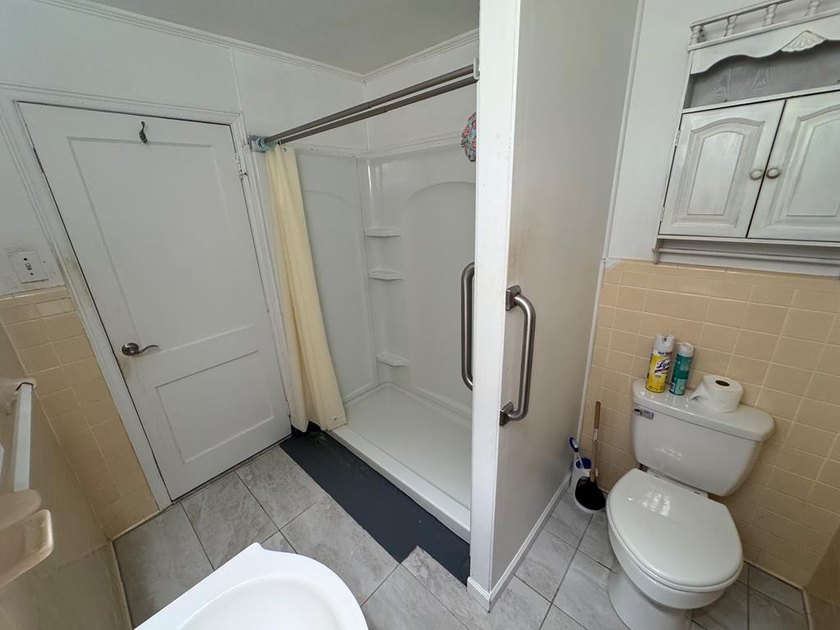Rare opportunity to own a spacious 6-bedroom, 3-bath home with a - photo 22