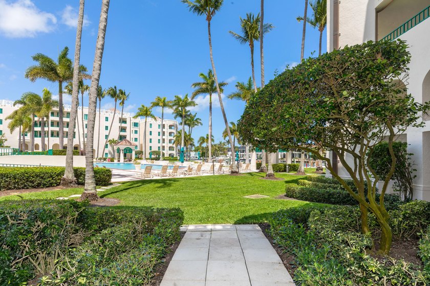 Prime location in Mizner Village, Mizner Court is a gated - photo 27