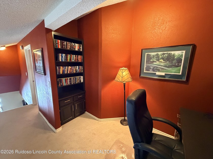 GREAT VIEWS WITH THIS MOUNTAIN STYLE HOME! Escape to this - photo 28