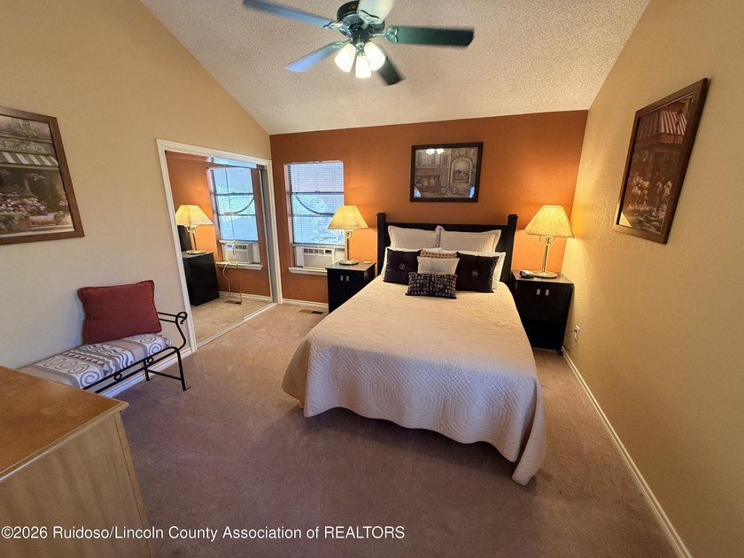 GREAT VIEWS WITH THIS MOUNTAIN STYLE HOME! Escape to this - photo 31