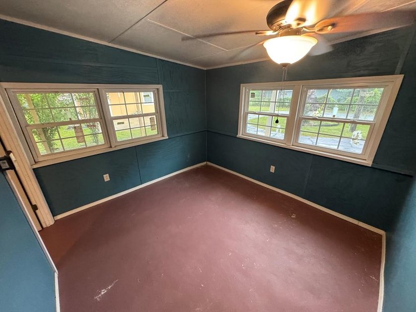 Rare opportunity to own a spacious 6-bedroom, 3-bath home with a - photo 37