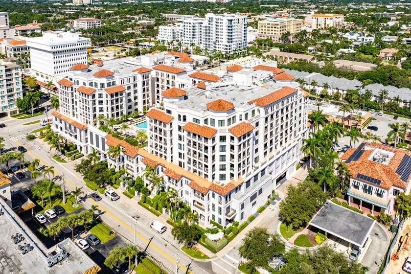 Experience rarified luxury in this newly completed, high-design - photo 55
