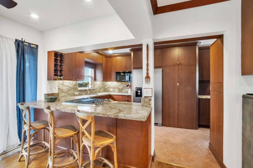 Charming historic CBS home in sought-after Parrot Cove, designed - photo 11