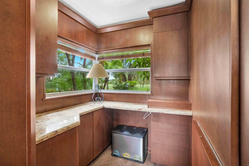 Charming historic CBS home in sought-after Parrot Cove, designed - photo 13