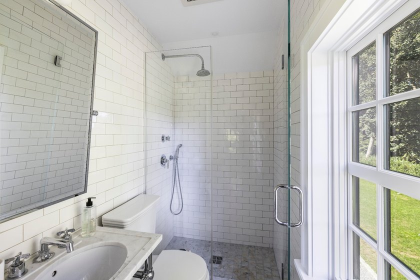 Experience the ultimate of refined living in this beautifully - photo 15