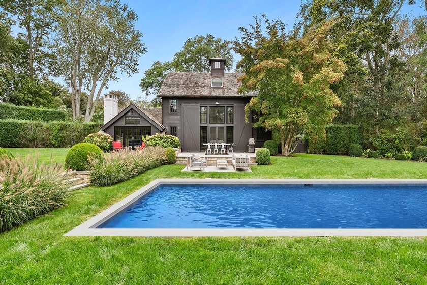 Experience the ultimate of refined living in this beautifully - photo 20