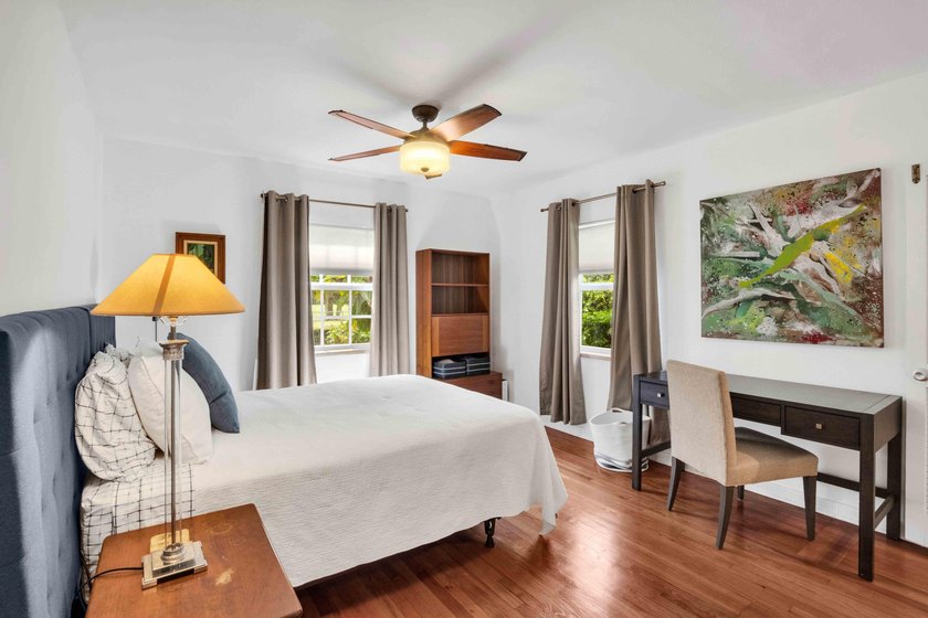 Charming historic CBS home in sought-after Parrot Cove, designed - photo 22