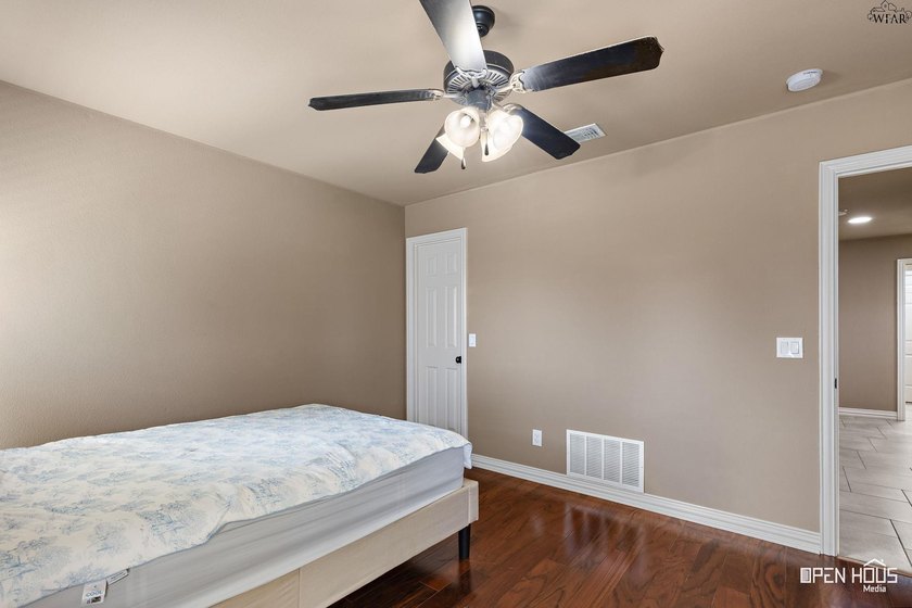 Beautiful 3-bedroom, 2-bath, 2-car garage home featuring - photo 22