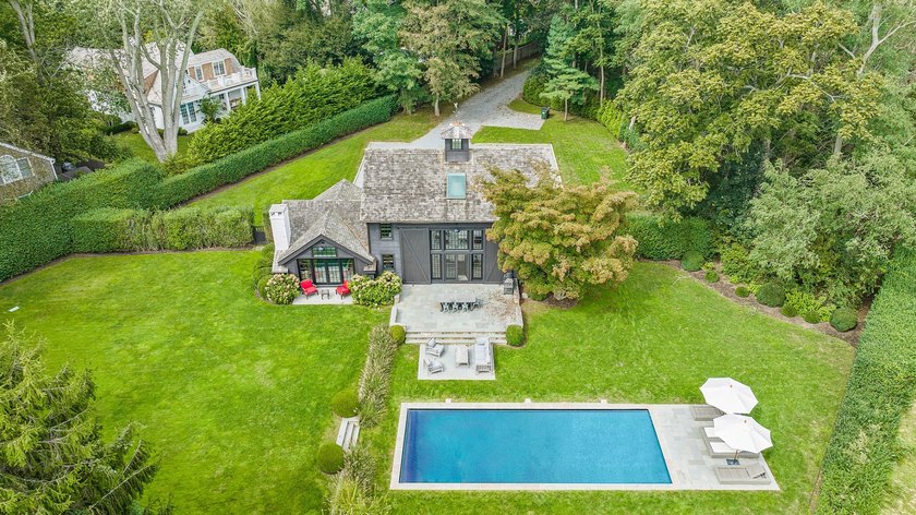 Experience the ultimate of refined living in this beautifully - photo 24