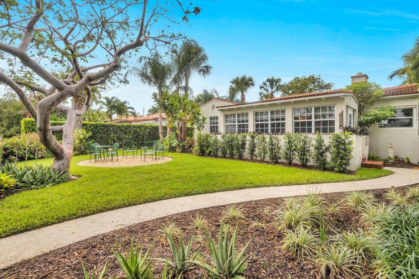 Charming historic CBS home in sought-after Parrot Cove, designed - photo 35