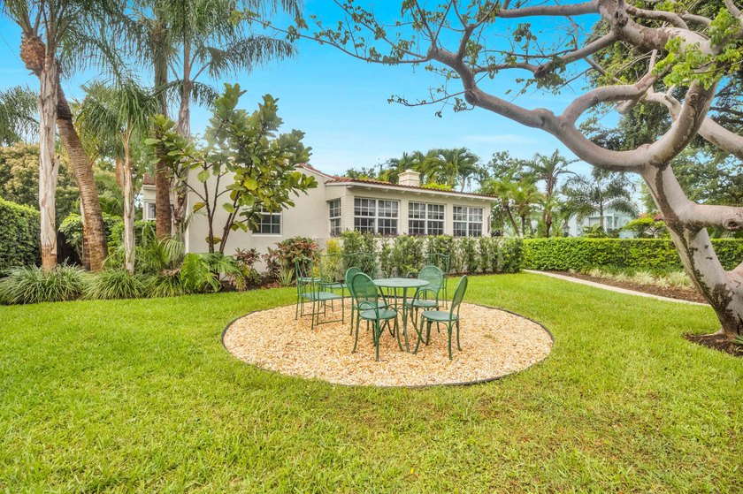 Charming historic CBS home in sought-after Parrot Cove, designed - photo 36