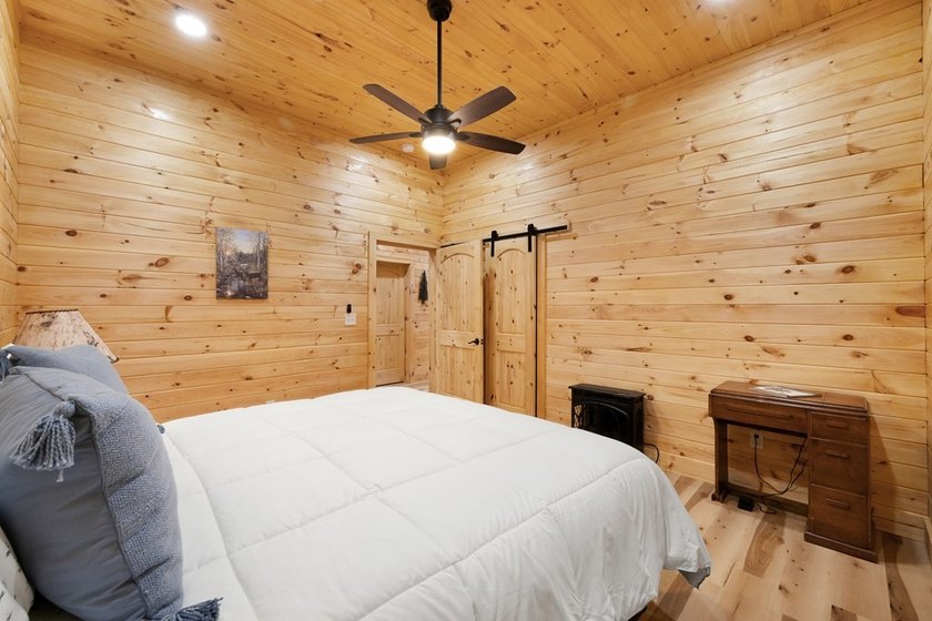 UNBELIEVABLE PRICE REDUCTION! *Mountain Views-Gated Community-In - photo 37