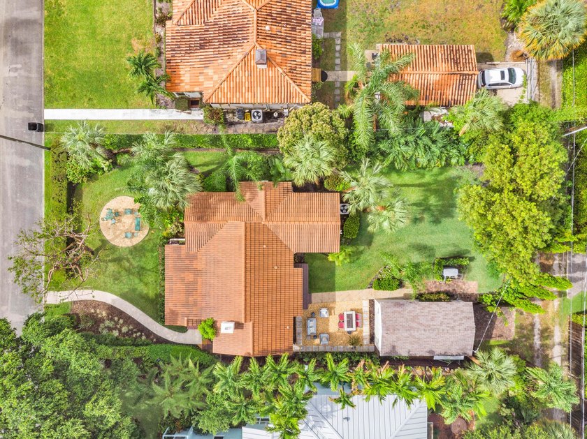 Charming historic CBS home in sought-after Parrot Cove, designed - photo 43
