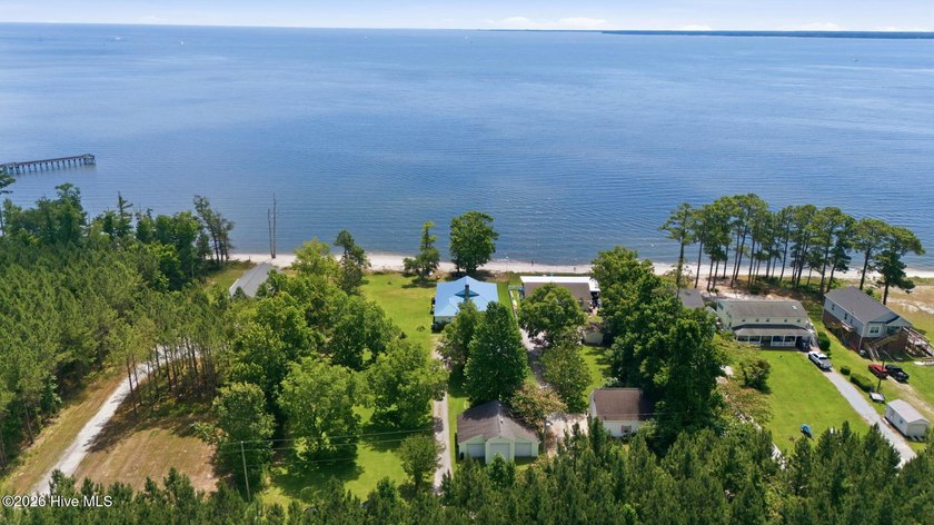 Welcome to your own private beachfront retreat on the shores of - photo 49