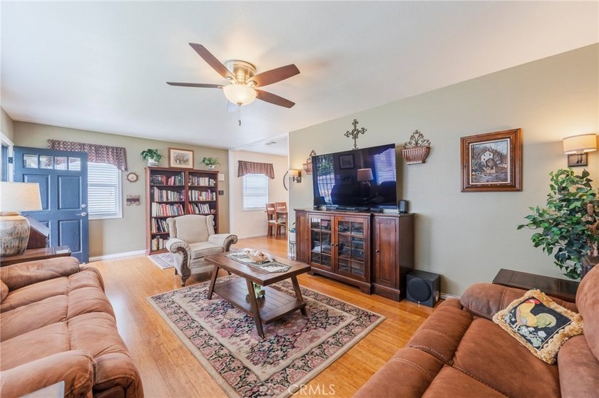 Welcome to this beautifully maintained, turnkey residence in - photo 6