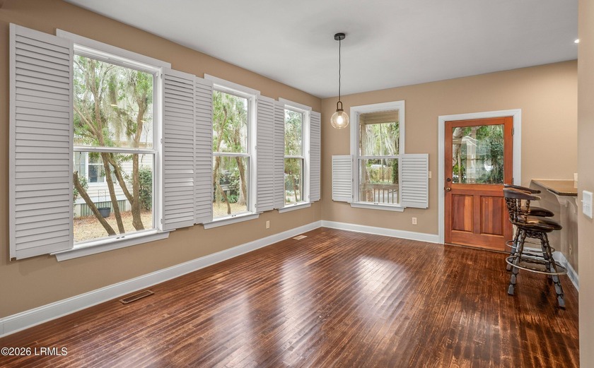 Well-positioned in-town property offering the convenience buyers - photo 12