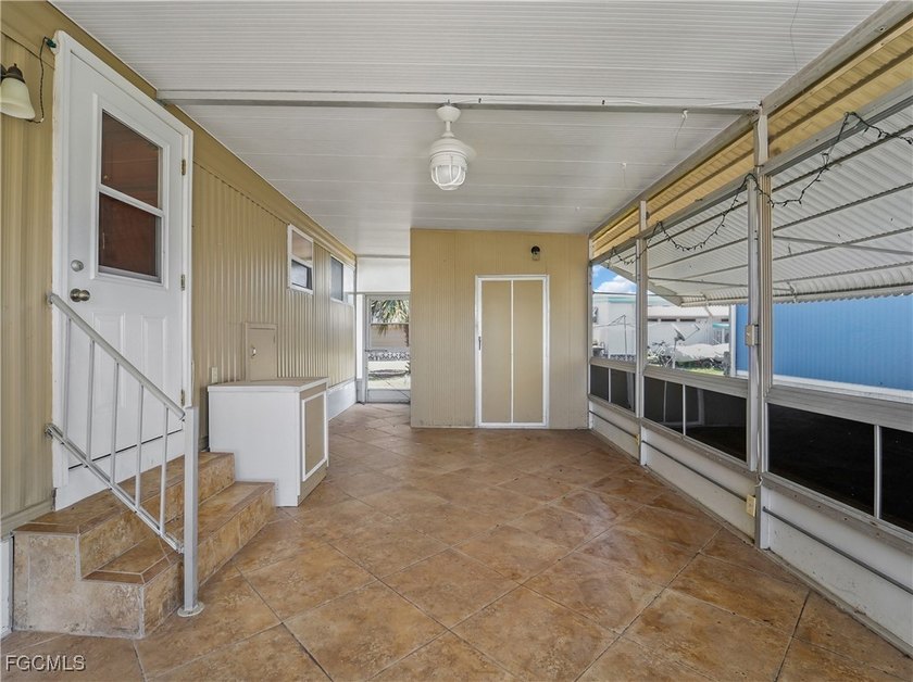 Discover your dream home in the resort-style waterfront boating - photo 12