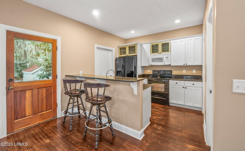 Well-positioned in-town property offering the convenience buyers - photo 15