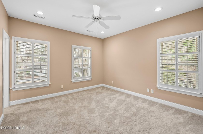 Well-positioned in-town property offering the convenience buyers - photo 21