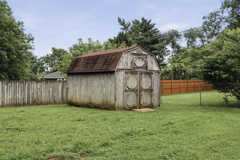 There's something special about an established neighborhood - - photo 22