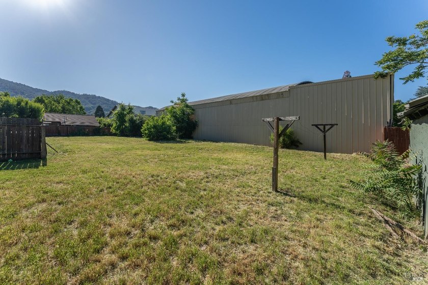 Updated 3 bed, 2 bath home offering approximately 1,400 sq ft on - photo 2
