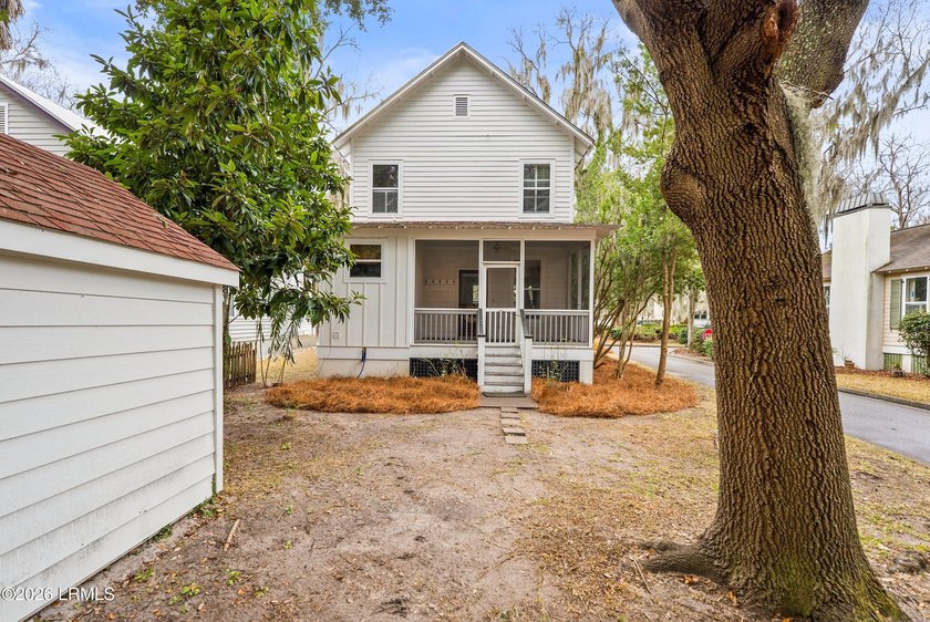 Well-positioned in-town property offering the convenience buyers - photo 32