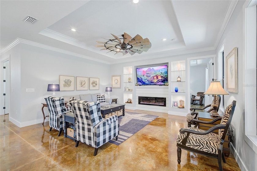 NEW AND IMPROVED PRICE! Welcome to your Florida dream home - photo 4