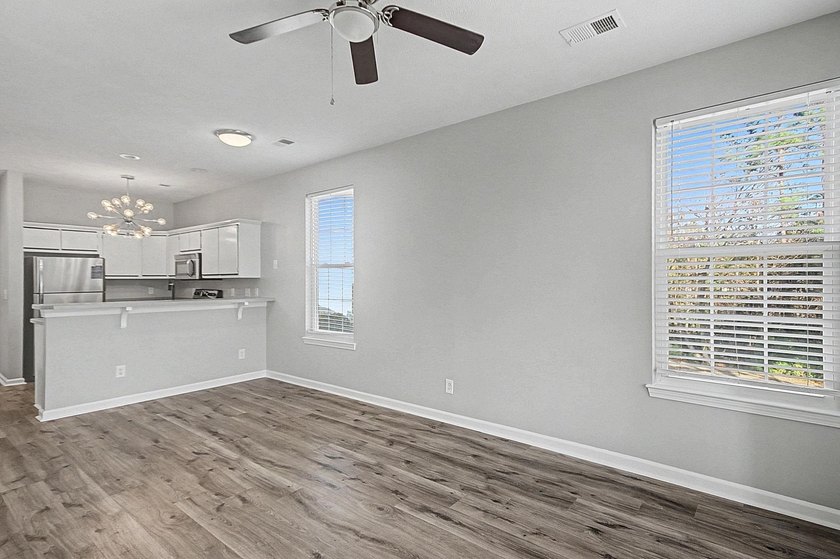 Welcome to this well-maintained and conveniently located - photo 13