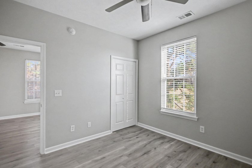 Welcome to this well-maintained and conveniently located - photo 16
