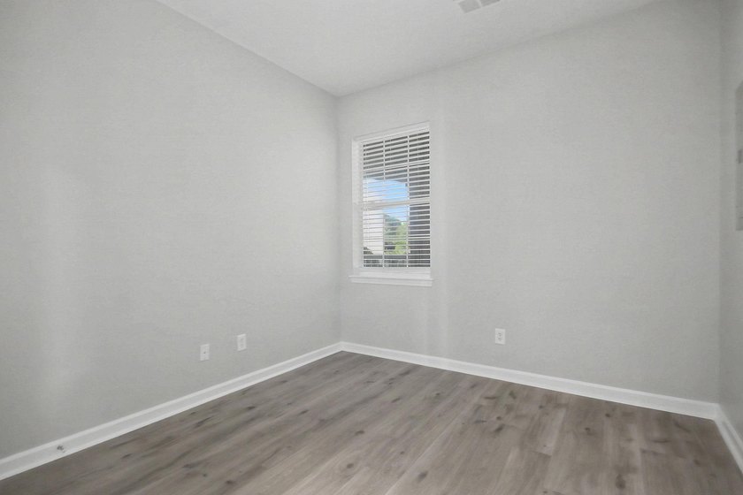 Welcome to this well-maintained and conveniently located - photo 21
