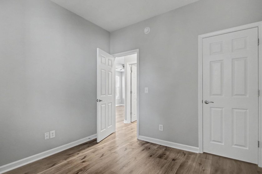 Welcome to this well-maintained and conveniently located - photo 22