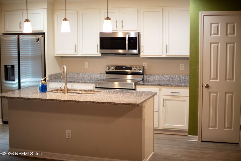 Well-located in the Biscayne/Turtle Creek area of North - photo 2