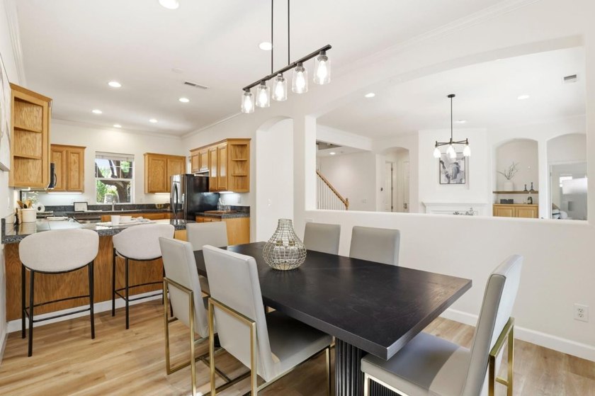 Now offered at an exceptional price! Ground floor bedroom and - photo 4