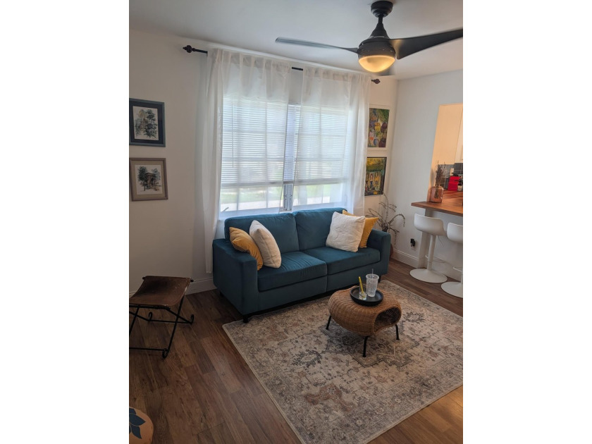 Unique, incomparable 1-bed, 1.5-bath corner unit with flexible - photo 9