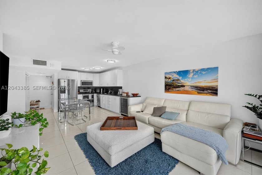 South of Fifth. Oceanfront. Sunset Views. Welcome to 401 Ocean - photo 6