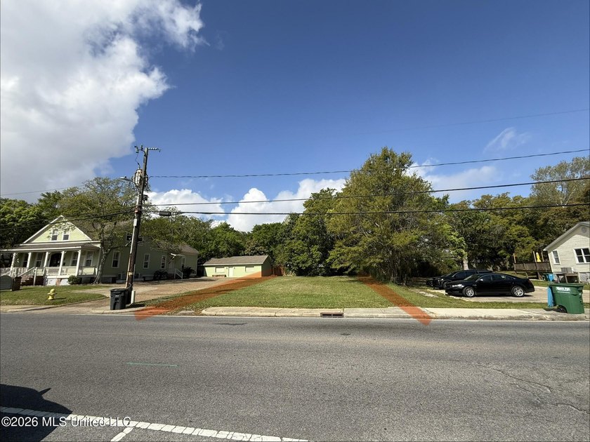 Ideal location to build in the DOWNTOWN Business District in - photo 8
