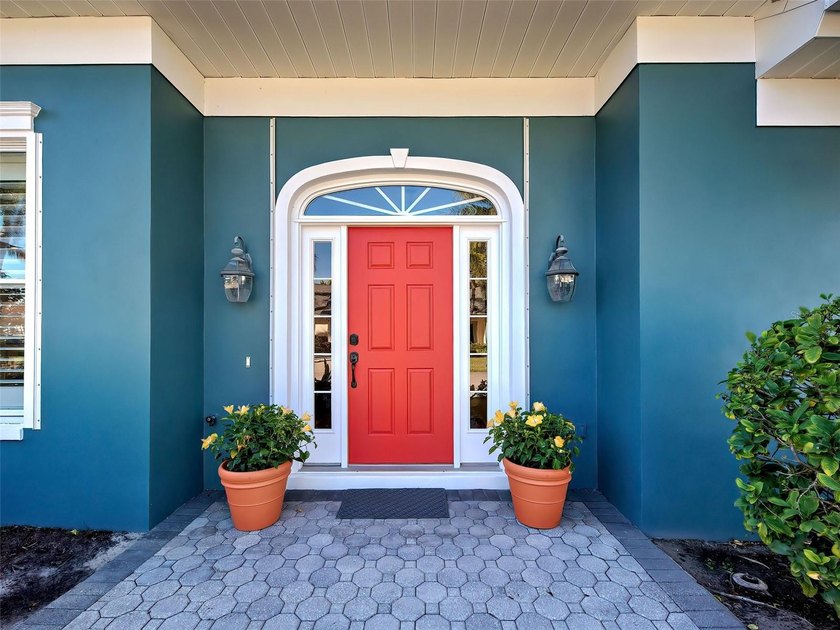 Brand new look!  Freshly painted in a neutral shade has totally - photo 3