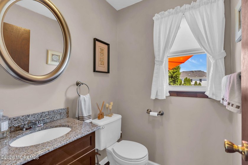 Five-Bedroom Colonial in Sought-After Twin Oaks. This charming - photo 16