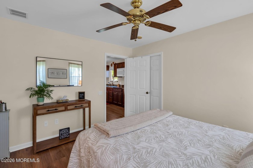 Five-Bedroom Colonial in Sought-After Twin Oaks. This charming - photo 21
