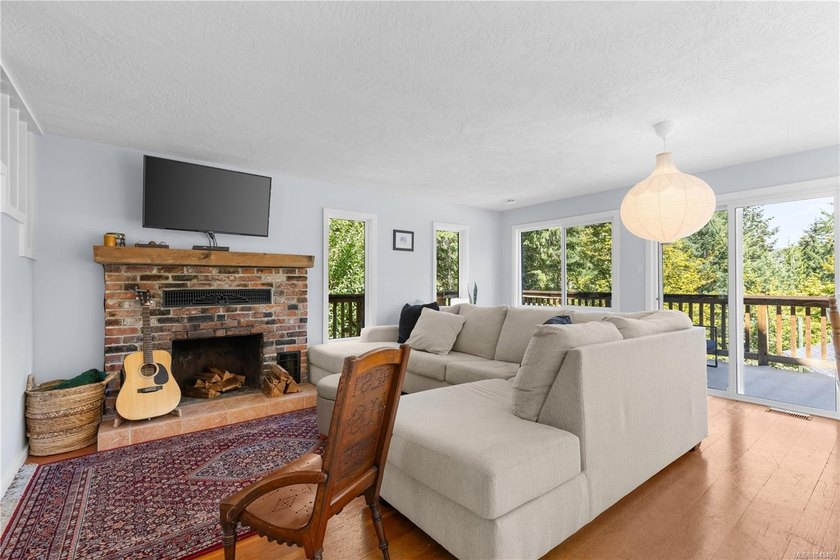 Welcome to 1670 West Shawnigan Lake Rd, Nestled on a lush - photo 6