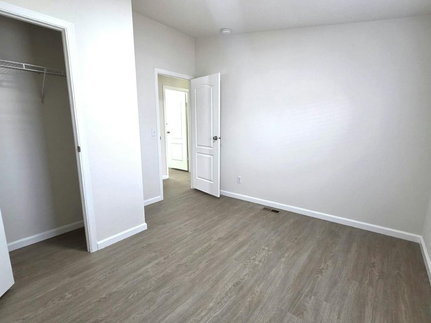 OPEN HOUSESAT/SUN 11am -3pm. CHECK IN AT CLUBHOUSE. This 3bd/2ba - photo 11