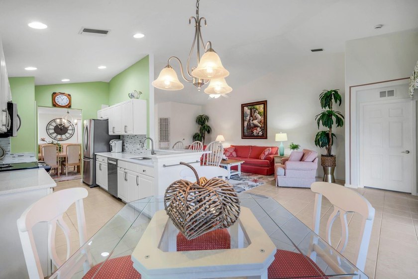 TURNKEY COACH HOME WITH PRESERVE VIEW IN COLONIAL COUNTRY CLUB! - photo 18