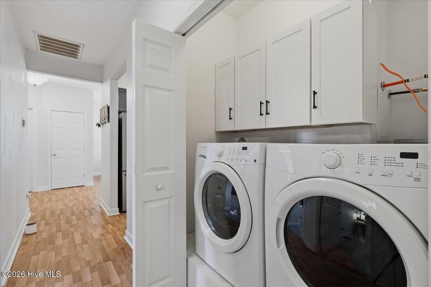 Beautiful 3-bedroom, 2-bath condo ideally located near the - photo 29